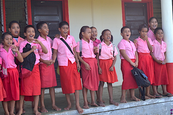 Savaii students embrace