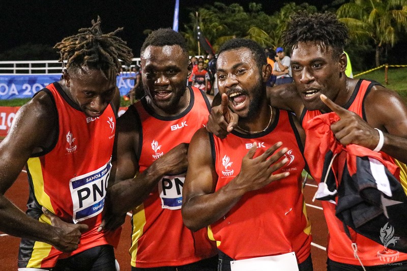 Mens relay gold