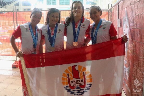 swimming women medallists tues